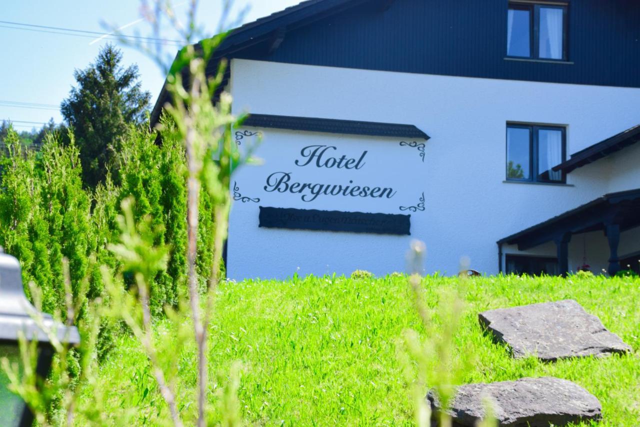 Hotel Bergwiesen - Zimmer Mit Balkon Oder Terasse Lohr 外观 照片