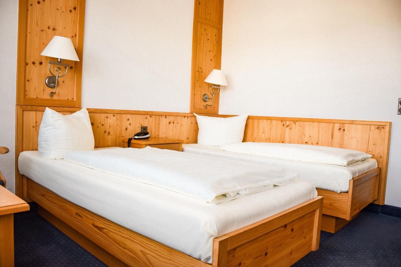 Hotel Bergwiesen - Zimmer Mit Balkon Oder Terasse Lohr 外观 照片