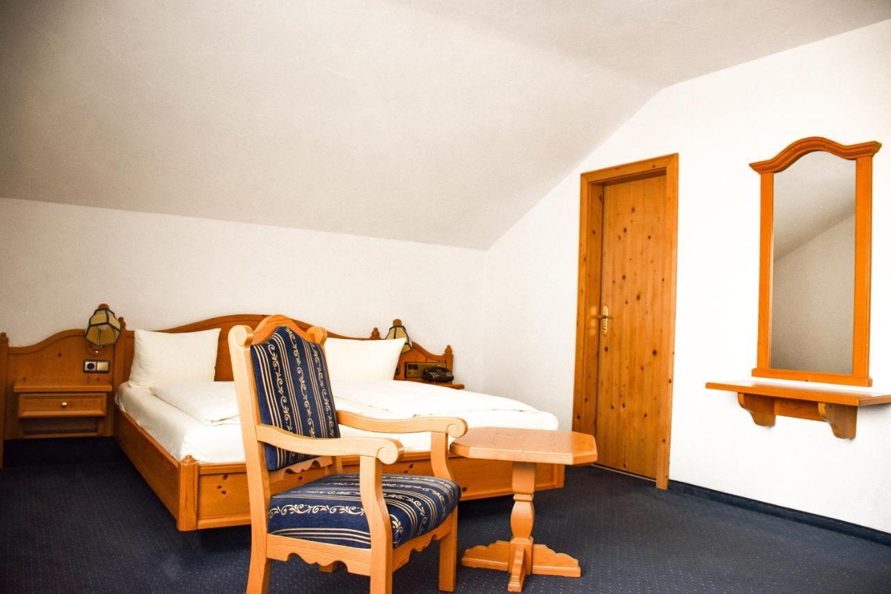 Hotel Bergwiesen - Zimmer Mit Balkon Oder Terasse Lohr 外观 照片