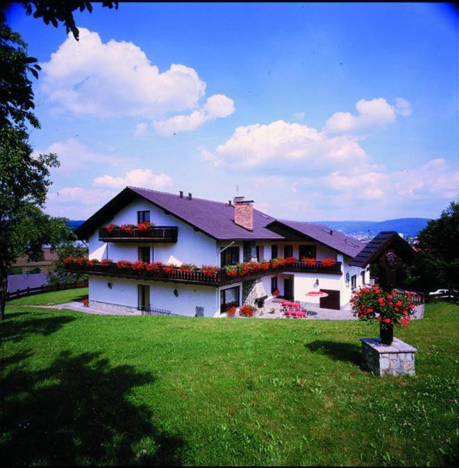 Hotel Bergwiesen - Zimmer Mit Balkon Oder Terasse Lohr 外观 照片