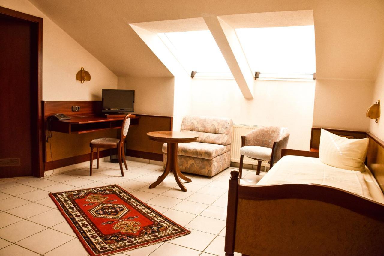 Hotel Bergwiesen - Zimmer Mit Balkon Oder Terasse Lohr 外观 照片