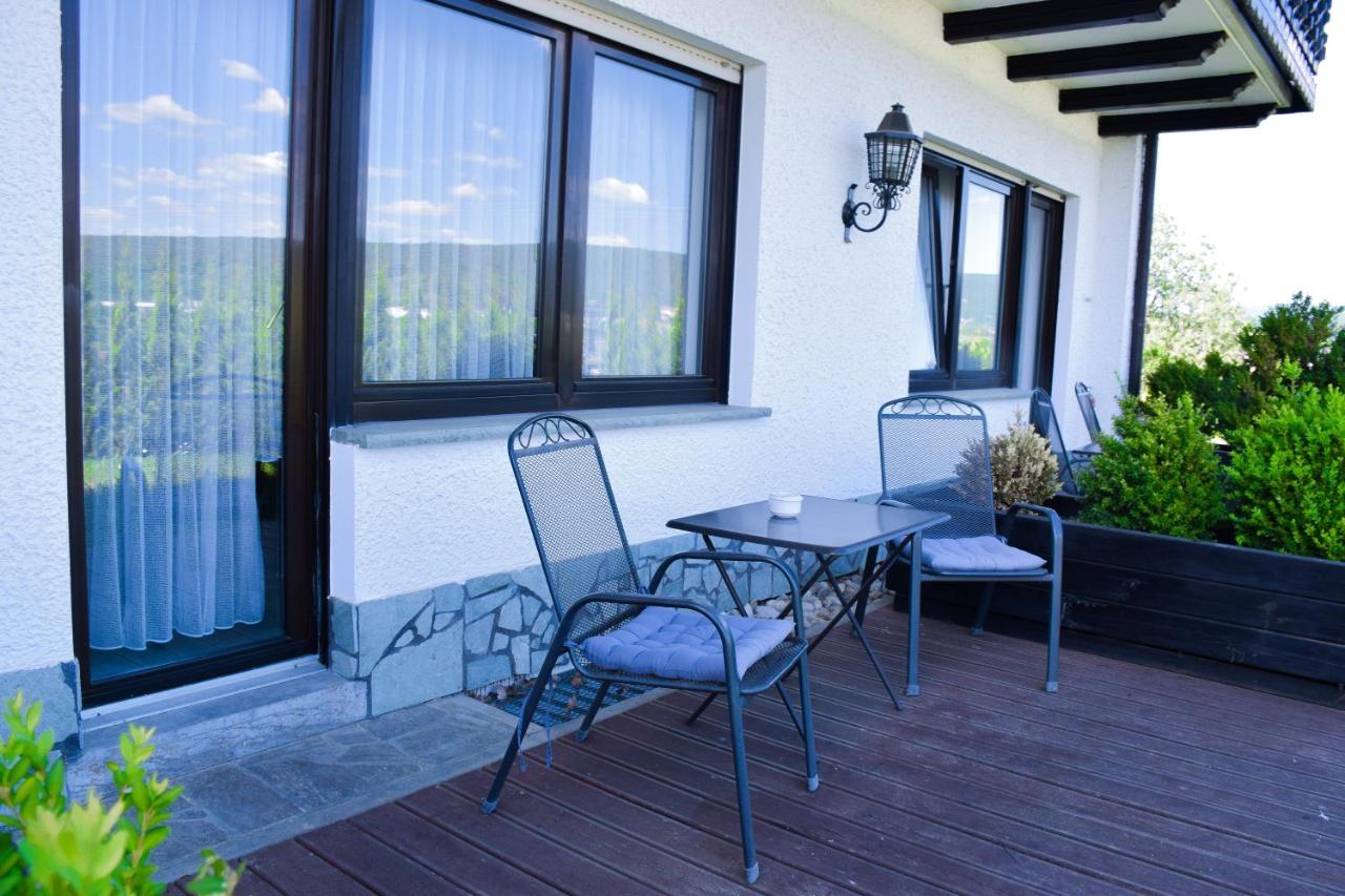 Hotel Bergwiesen - Zimmer Mit Balkon Oder Terasse Lohr 外观 照片