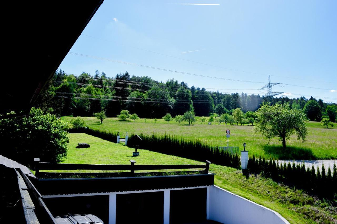 Hotel Bergwiesen - Zimmer Mit Balkon Oder Terasse Lohr 外观 照片