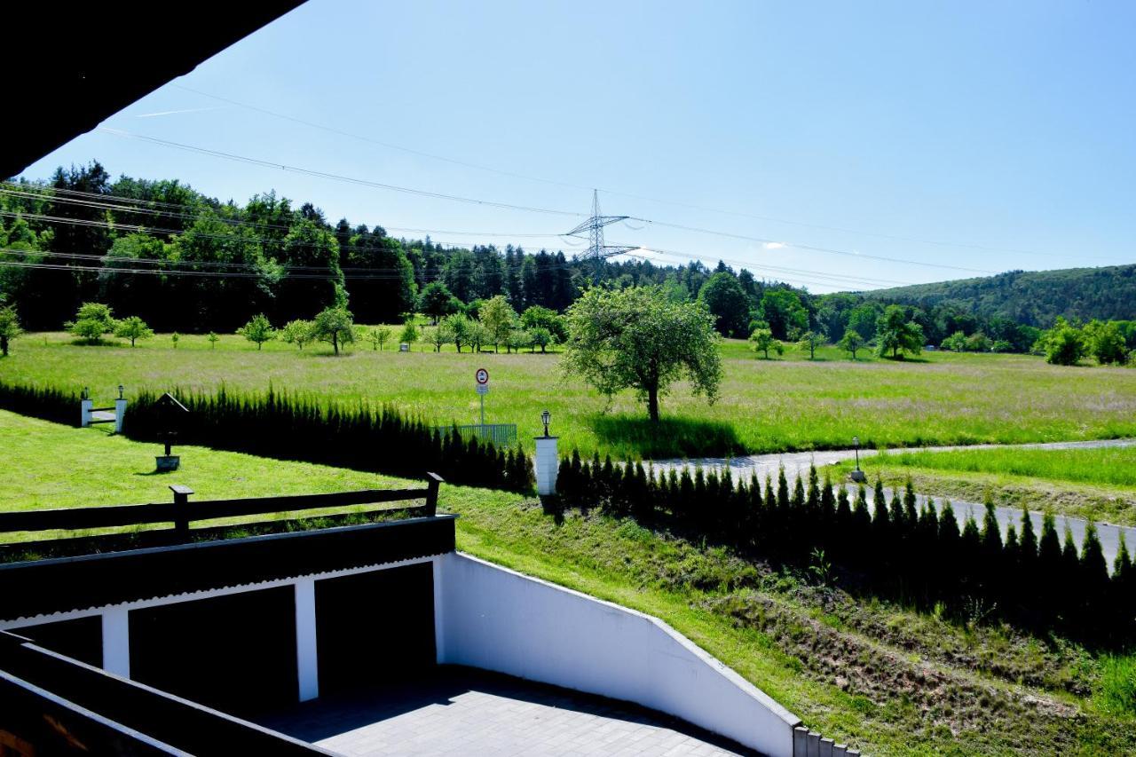 Hotel Bergwiesen - Zimmer Mit Balkon Oder Terasse Lohr 外观 照片