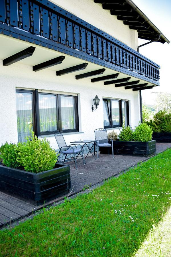 Hotel Bergwiesen - Zimmer Mit Balkon Oder Terasse Lohr 外观 照片